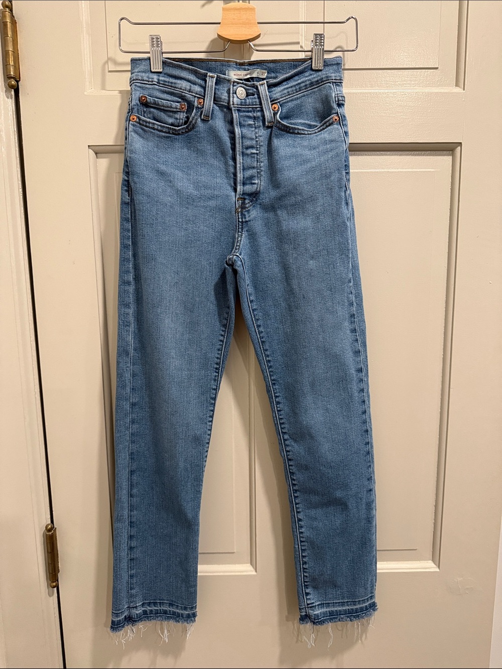 Levi's Wedgie Straight Ankle Women's Jeans with Raw Hem Size 27